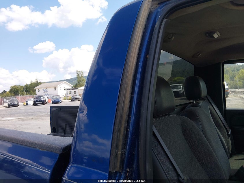 2004 CHEVROLET SILVERADO 2500HD auction photo 8