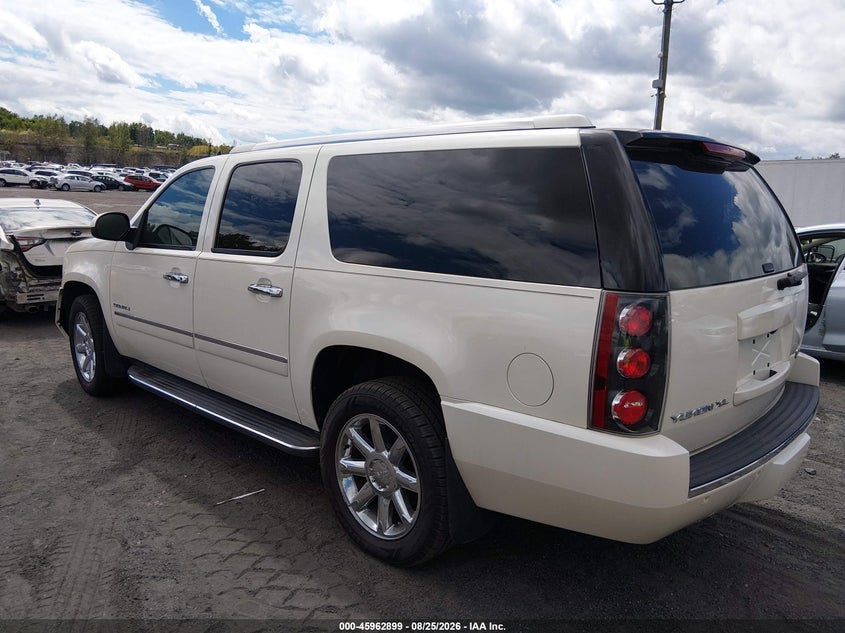 2014 GMC YUKON XL 1500 auction photo 3