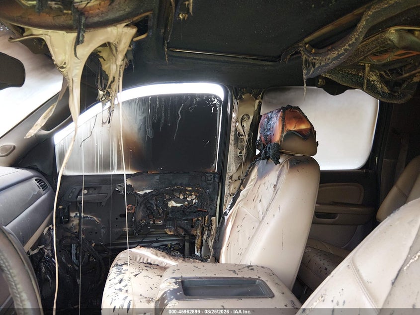 2014 GMC YUKON XL 1500 auction photo 6