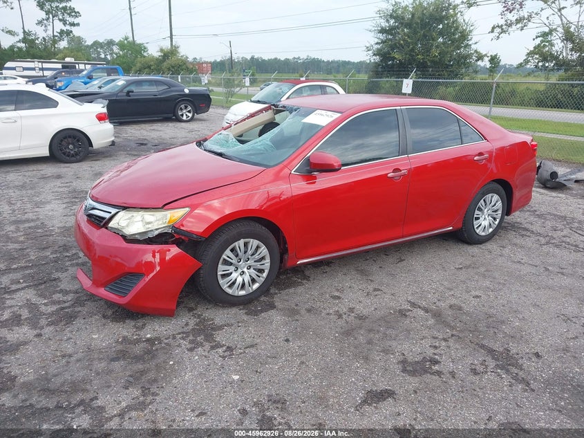 2014 Toyota Camry, Right Front, IAAI, VIN 4T1BF1FK5EU800231 — photo 2