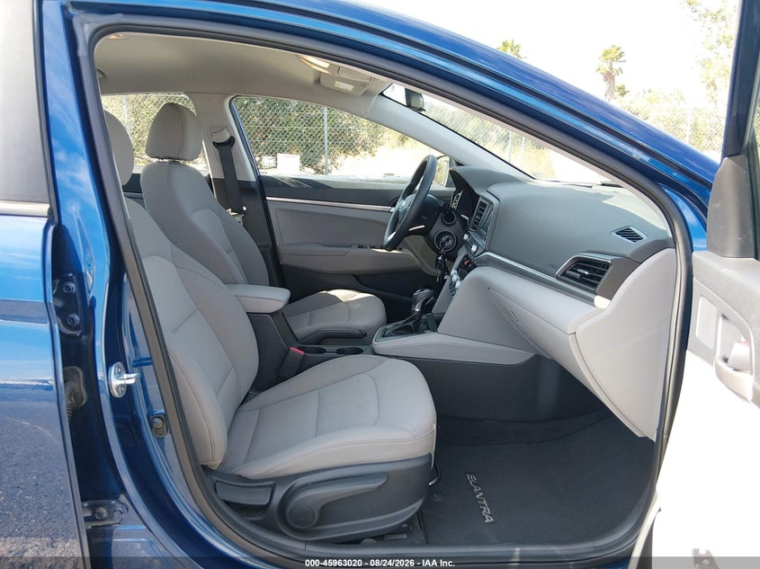 2020 HYUNDAI ELANTRA auction photo 5