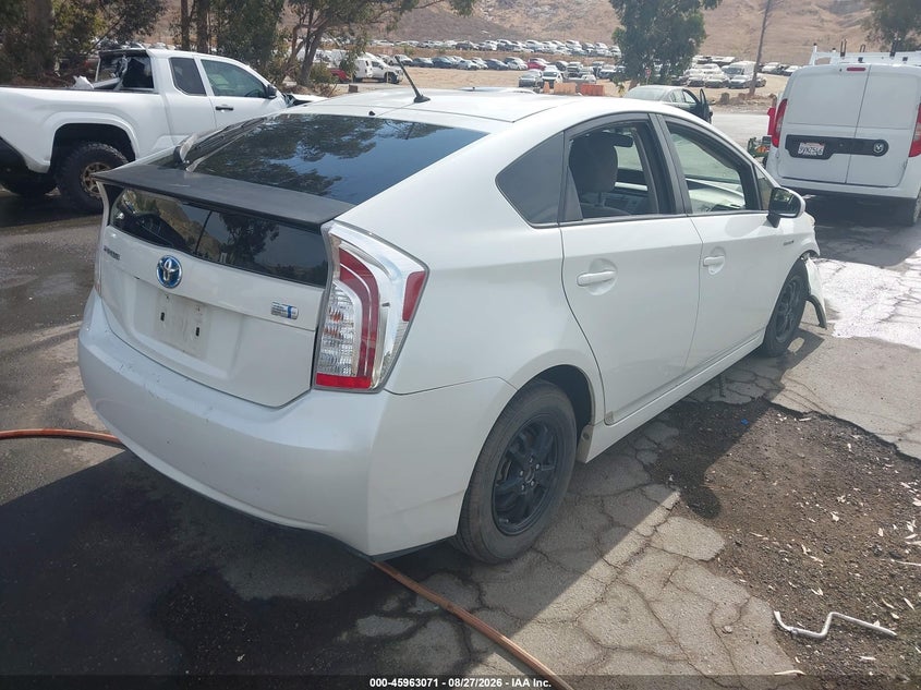 TOYOTA PRIUS - zdjęcie 4