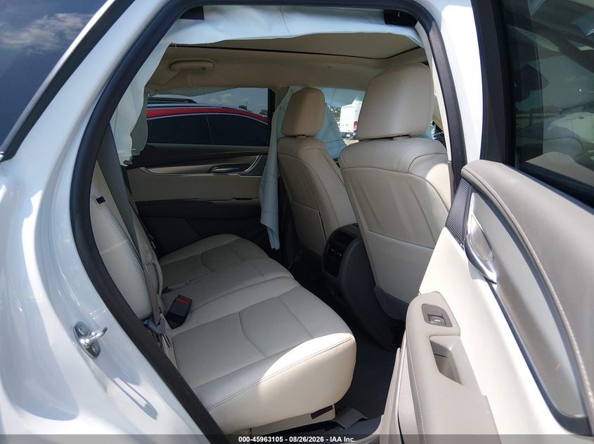 CADILLAC XT5 - zdjęcie 8