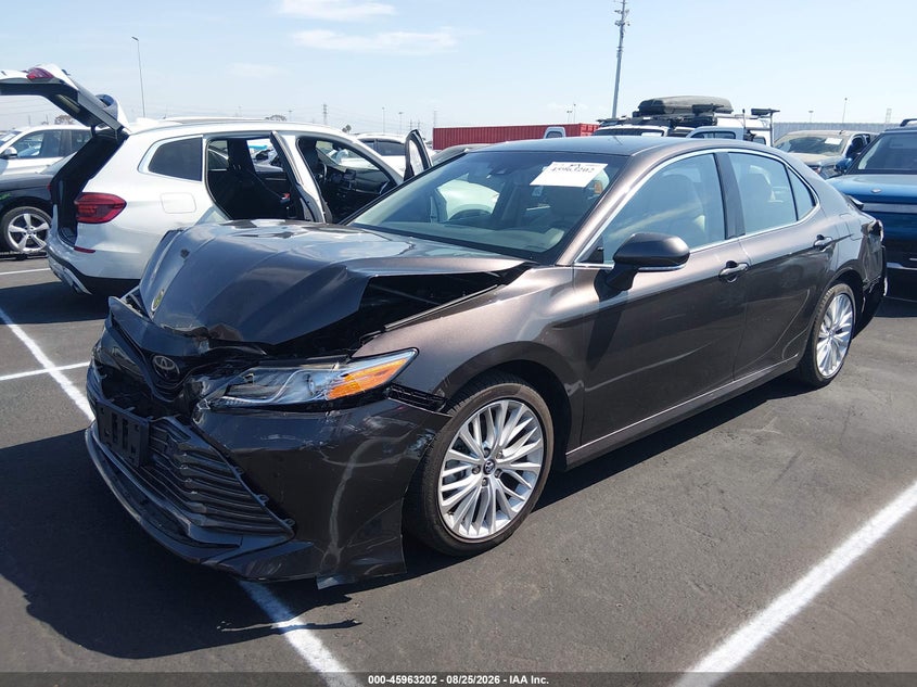 2018 TOYOTA CAMRY auction photo 2