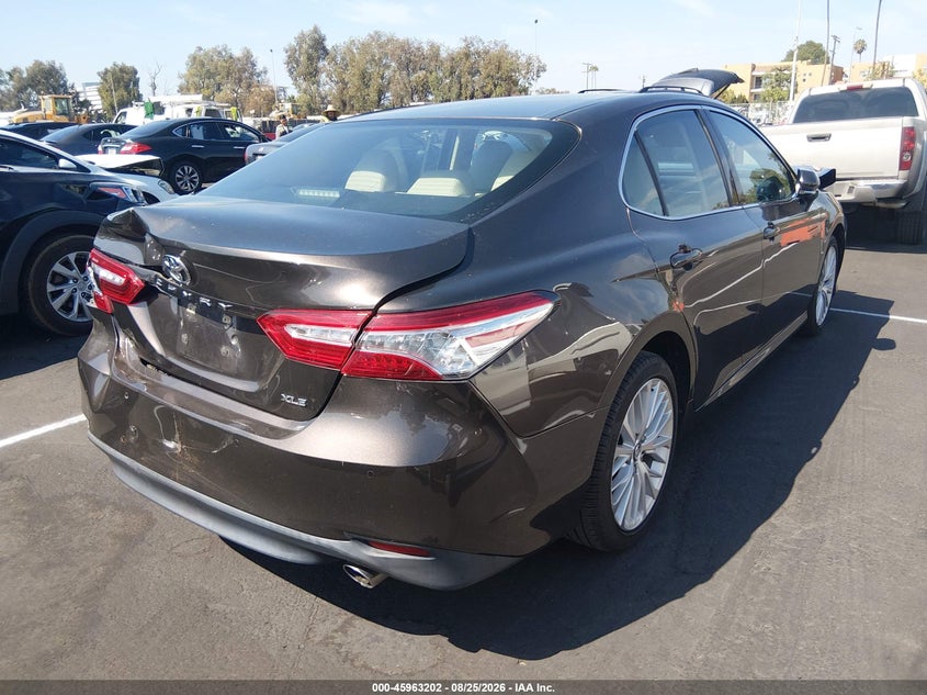 2018 TOYOTA CAMRY auction photo 4