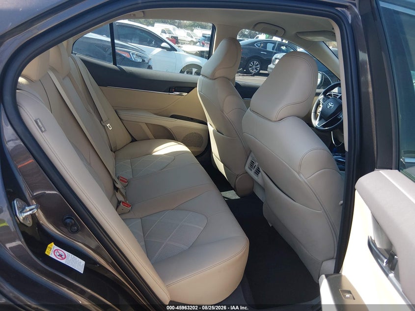 2018 TOYOTA CAMRY auction photo 8