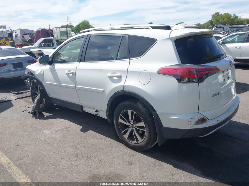 2018 TOYOTA RAV4 auction photo 3