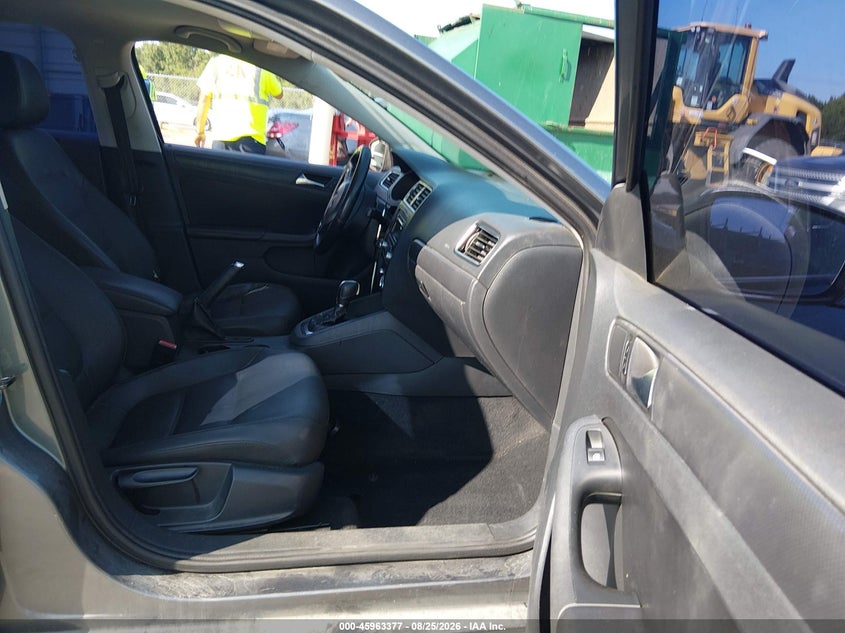 2012 VOLKSWAGEN JETTA auction photo 5