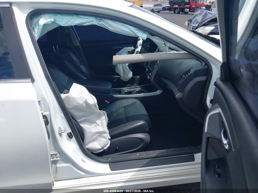 2015 NISSAN ALTIMA auction photo 5