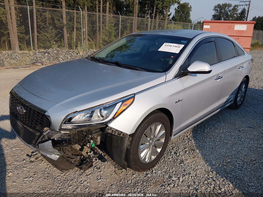 2017 Hyundai Sonata, Left Front, IAAI, VIN KMHE24L34HA075430 — photo 2