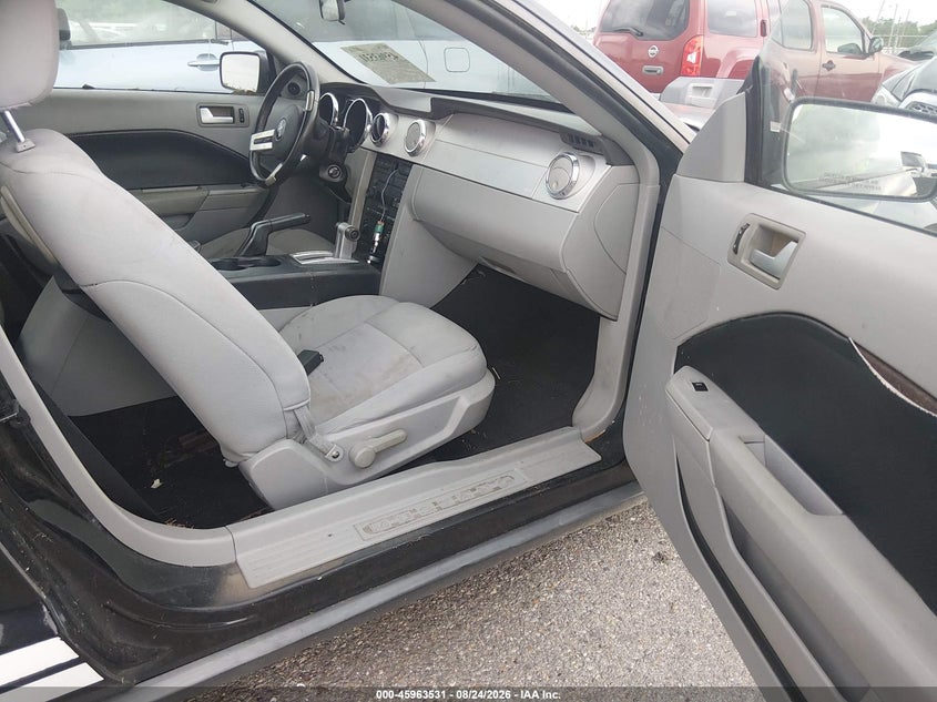 2006 FORD MUSTANG auction photo 5