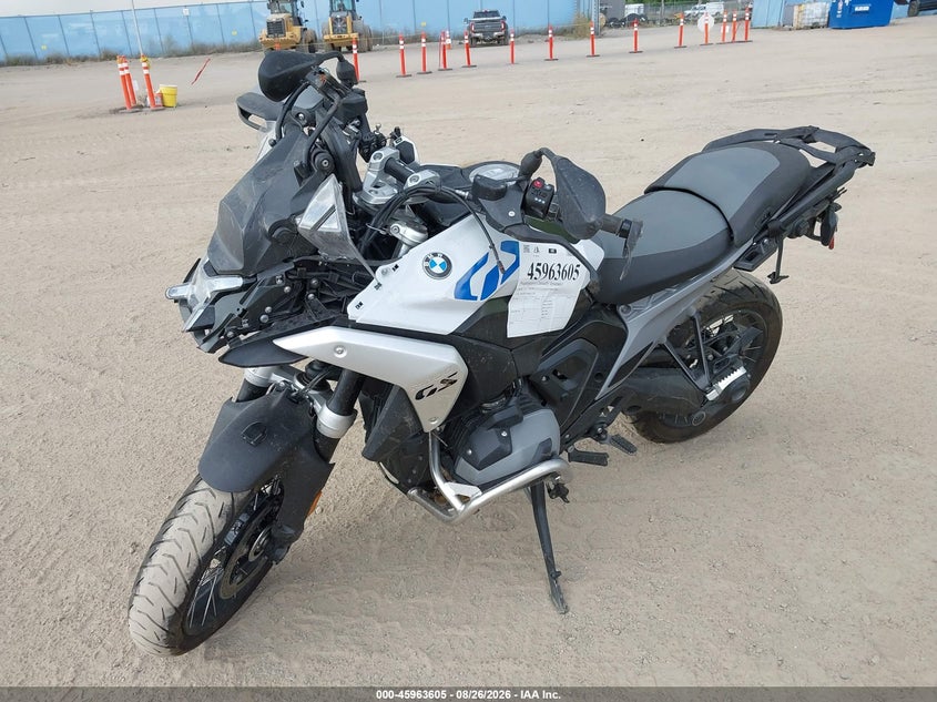 2024 BMW —, Front End, IAAI, VIN WB10M2300R6J12591 — photo 2