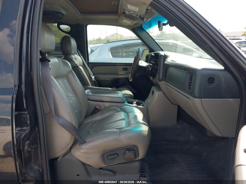 2002 CHEVROLET TAHOE auction photo 5