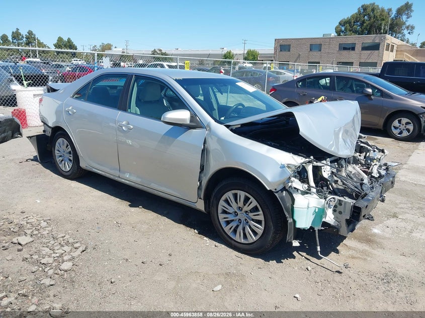 2014 Toyota Camry Le, Front & Rear, IAAI, VIN 4T4BF1FK3ER427275