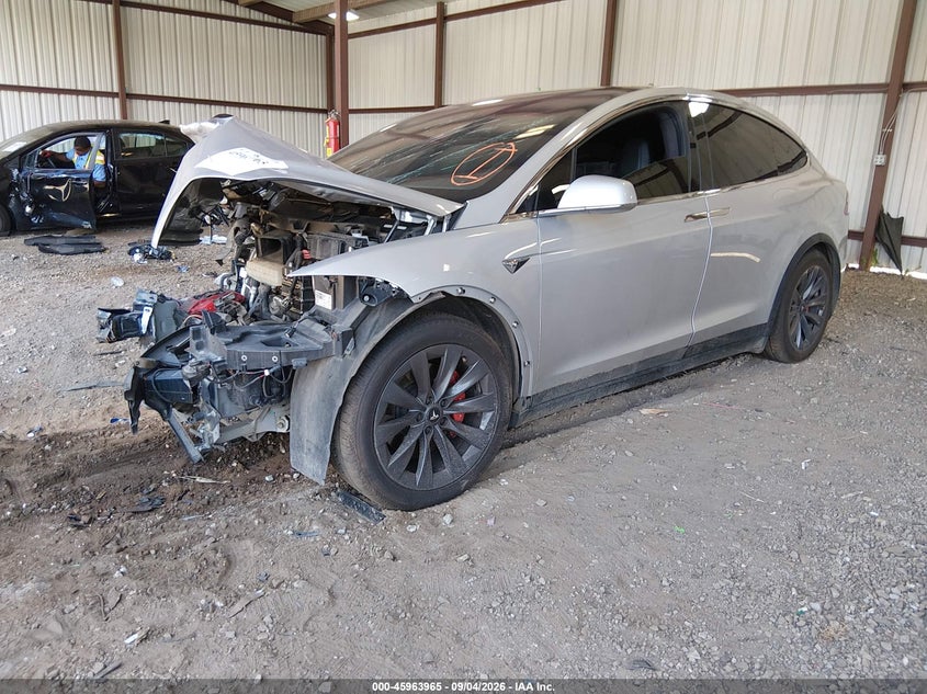 2018 Tesla Model X, Front End, IAAI, VIN 5YJXCBE44JF103857 — photo 2