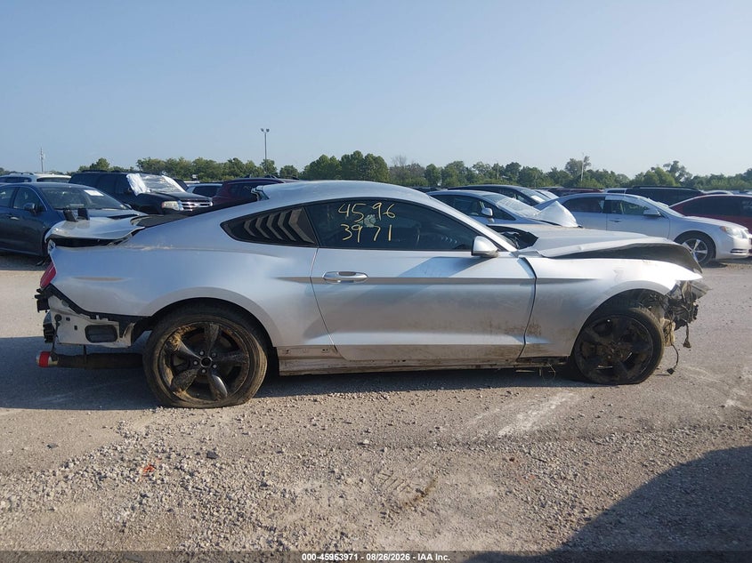FORD MUSTANG - zdjęcie 13