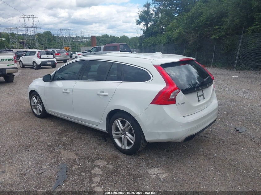 Vin: yv140mek3f1235203, lot: 46463199, volvo v60 t5 premier 20153
