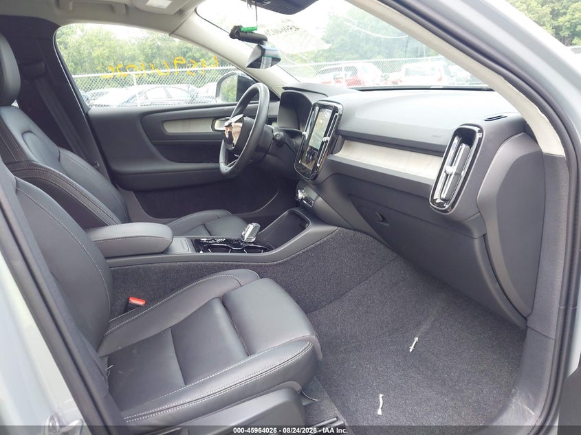 VOLVO XC40 2026 VIN YV4L12UC3T2795755