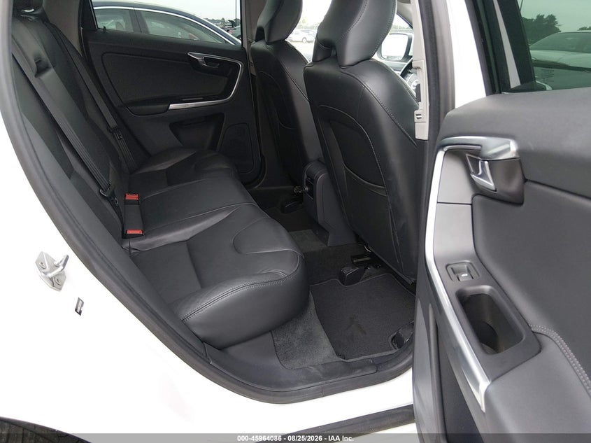 VOLVO XC60 - zdjęcie 8