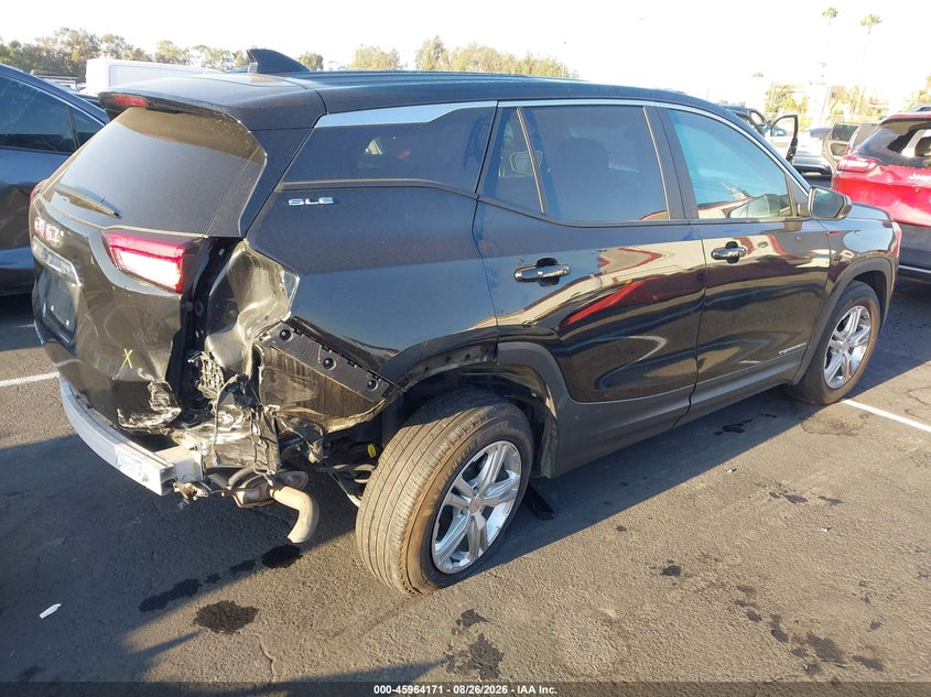 2024 GMC TERRAIN auction photo 4