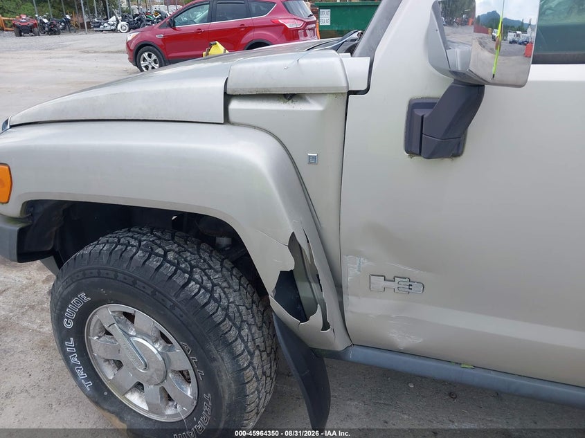 2009 HUMMER H3 SUV auction photo 6