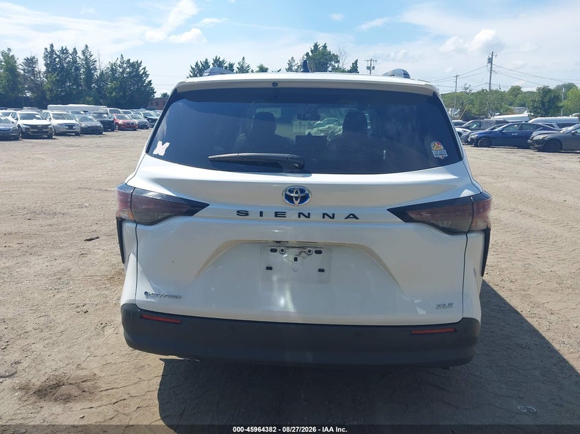 2025 Toyota Sienna (VIN: 5TDJSKFC3SS186015)