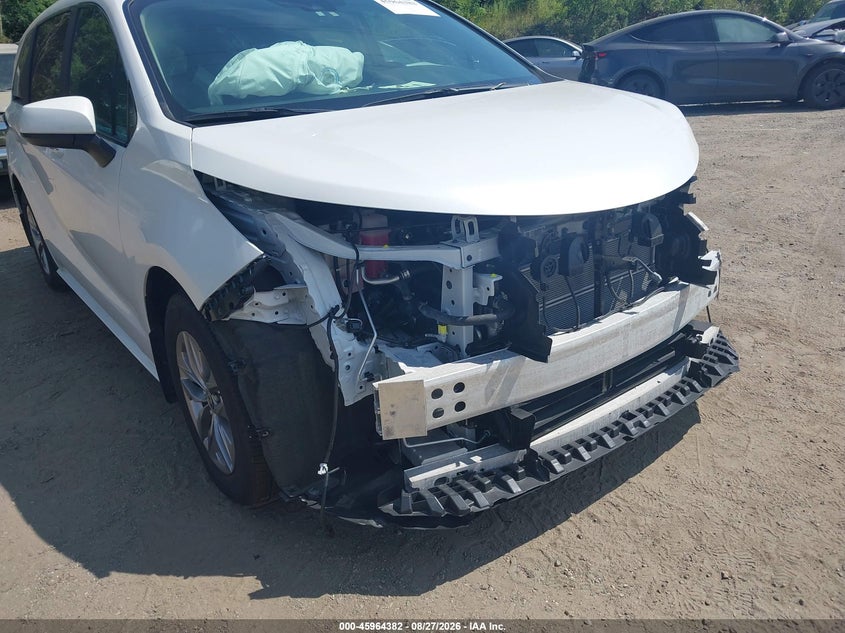 TOYOTA SIENNA - zdjęcie 20