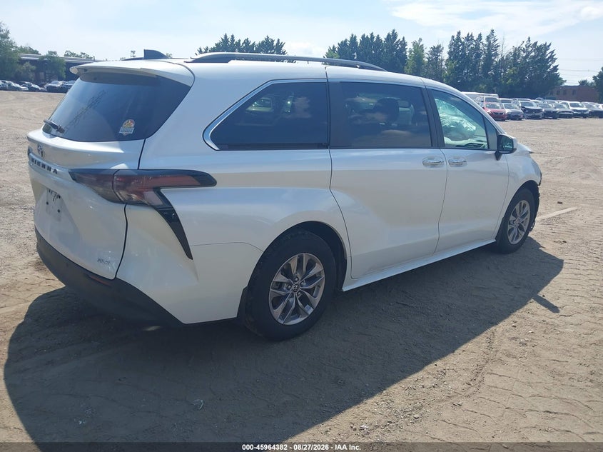 TOYOTA SIENNA - zdjęcie 4