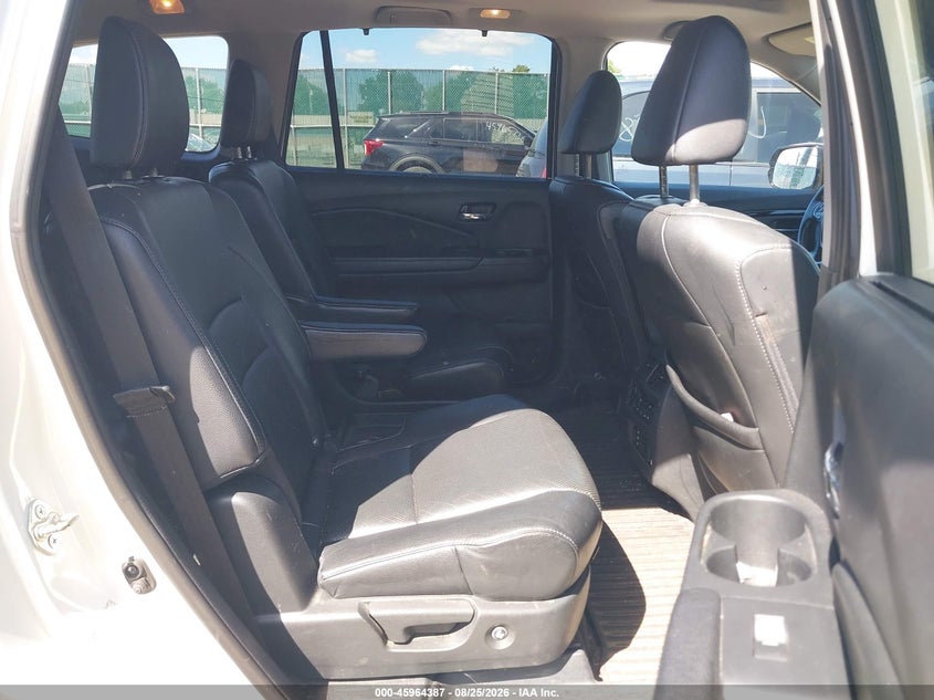 2016 HONDA PILOT auction photo 8