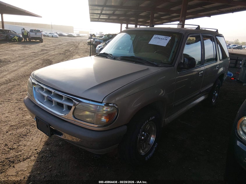 1995 Ford Explorer, Front End, IAAI, VIN 1FMDU34X9SZB26530 — photo 2