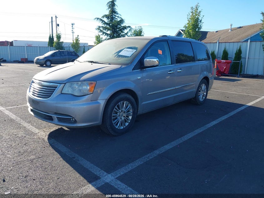2014 CHRYSLER TOWN & COUNTRY auction photo 2