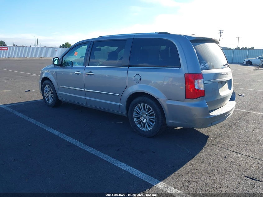 2014 CHRYSLER TOWN & COUNTRY auction photo 3