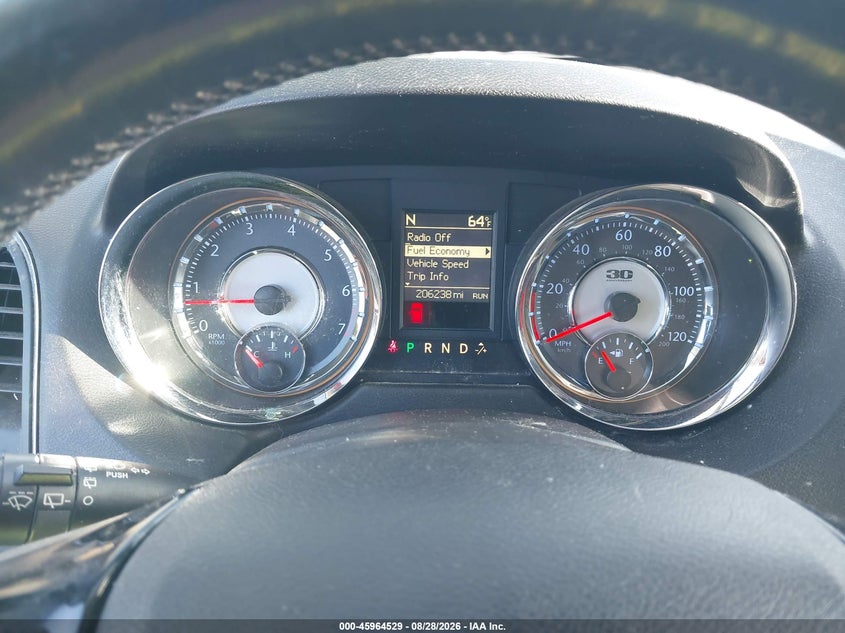 2014 CHRYSLER TOWN & COUNTRY auction photo 7