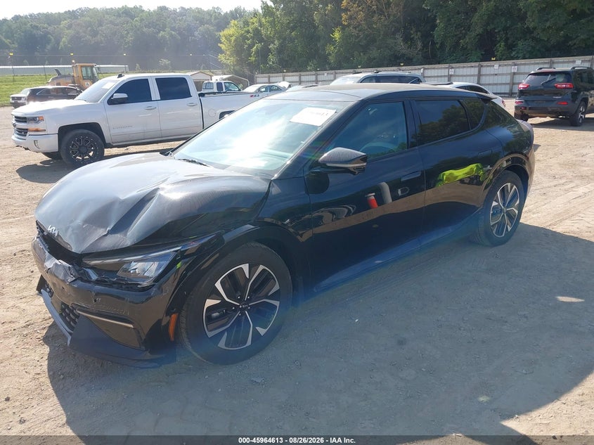 2023 KIA EV6 auction photo 2