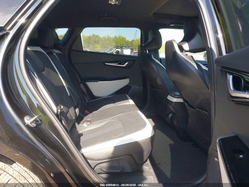 2023 KIA EV6 auction photo 8