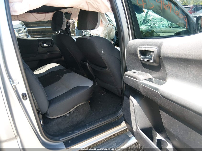 2020 TOYOTA TACOMA auction photo 8
