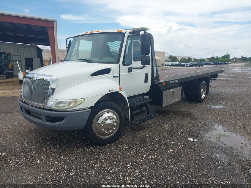 2009 INTERNATIONAL 4000 auction photo 2