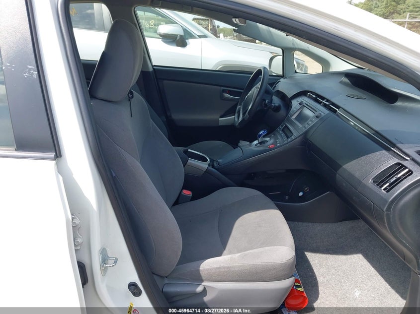 2014 TOYOTA PRIUS auction photo 5
