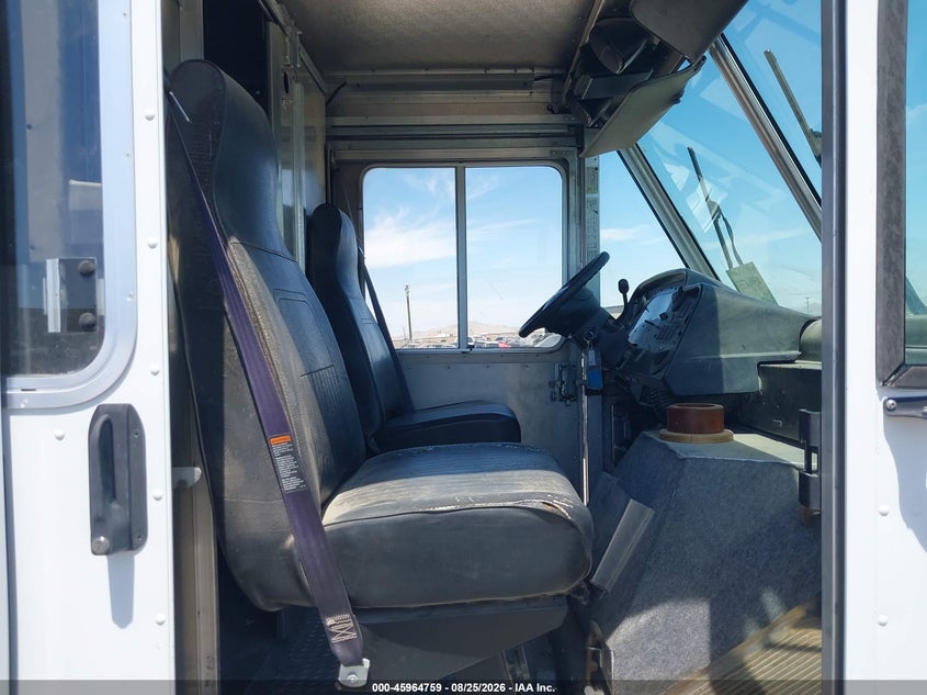 2009 FORD ECONOLINE auction photo 5