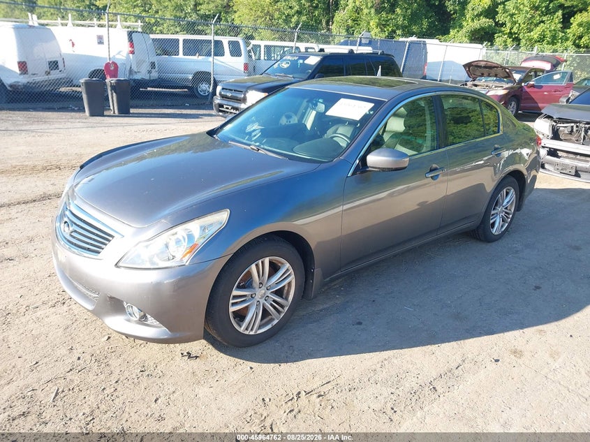 2013 INFINITI G37X — zdjęcie 2