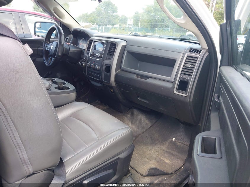 2016 RAM 1500 auction photo 5