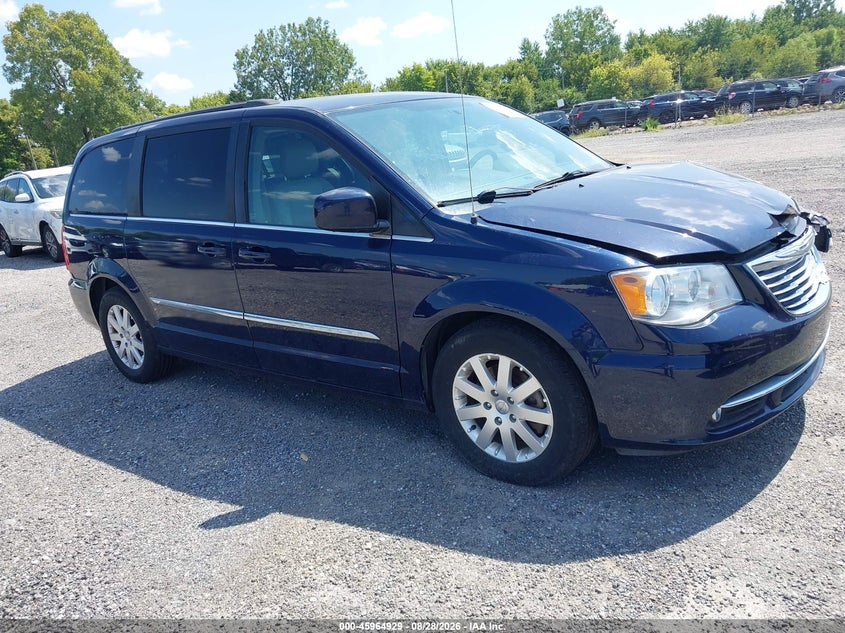 2016 CHRYSLER TOWN & COUNTRY auction photo 1