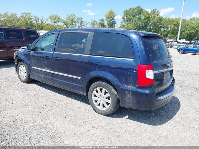 2016 CHRYSLER TOWN & COUNTRY auction photo 3