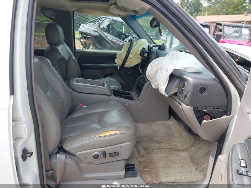 2003 CHEVROLET SUBURBAN 1500 auction photo 5