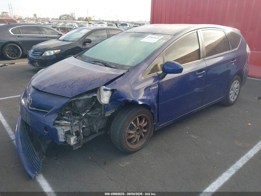 2013 Toyota Prius V Two, Front End, IAAI, VIN JTDZN3EU6D3276662 — photo 2