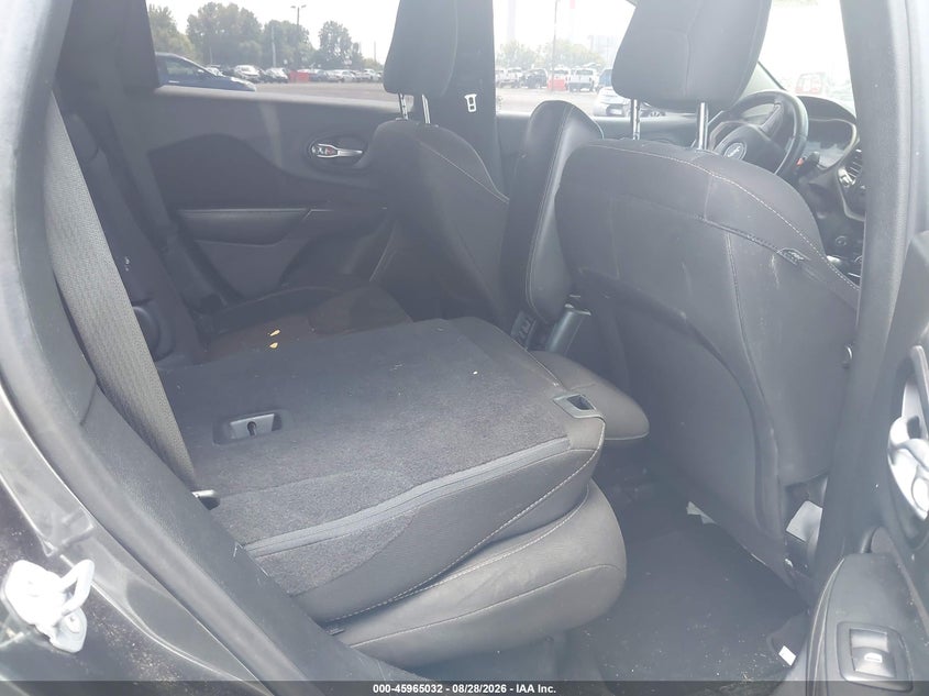 2016 JEEP CHEROKEE auction photo 8