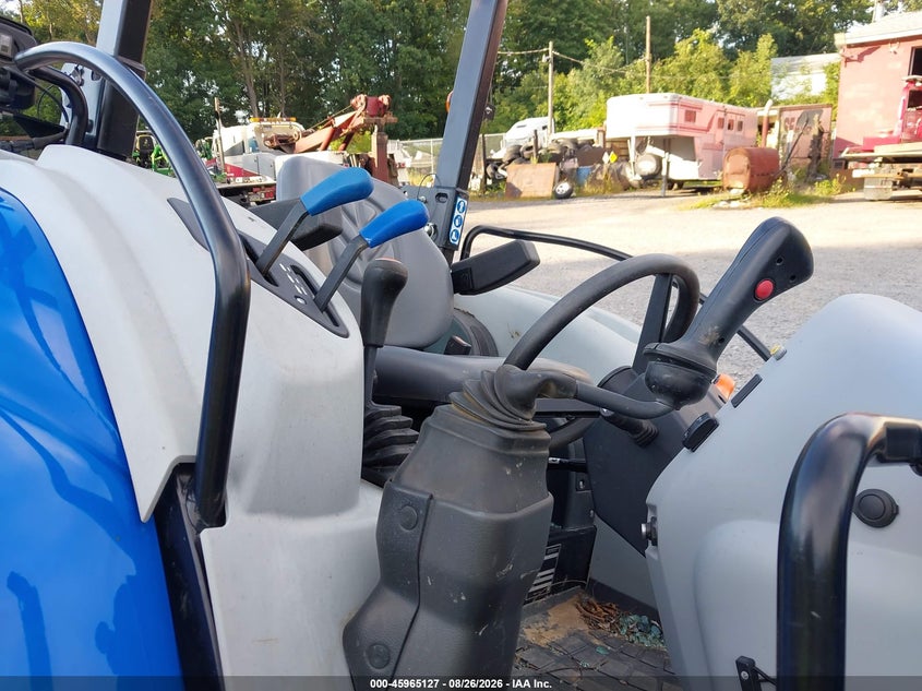 2022 NEW HOLLAND 75 TRACTOR auction photo 5