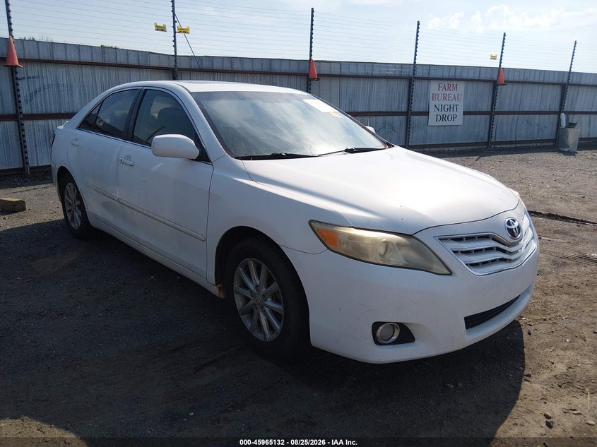 2011 TOYOTA CAMRY auction photo 1