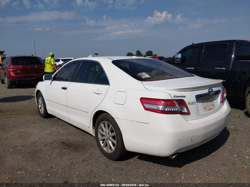 2011 TOYOTA CAMRY auction photo 3