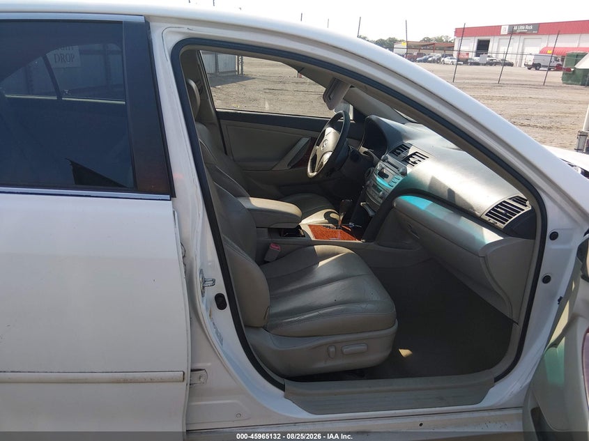 2011 TOYOTA CAMRY auction photo 5